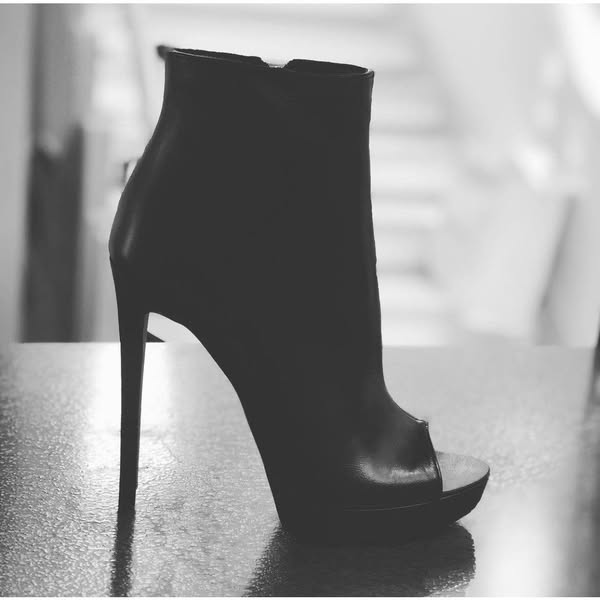 The creative behind it: LONDON PELLE NERO
