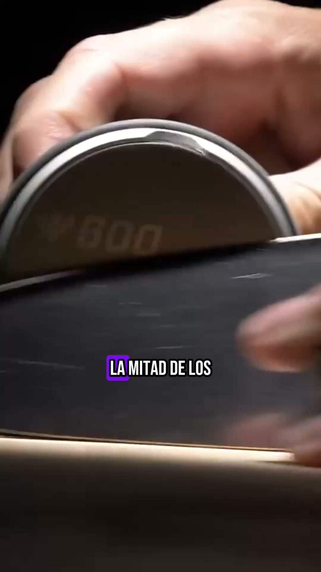 Los españoles están destrozando sus cuchillos con este utensilio de cocina.