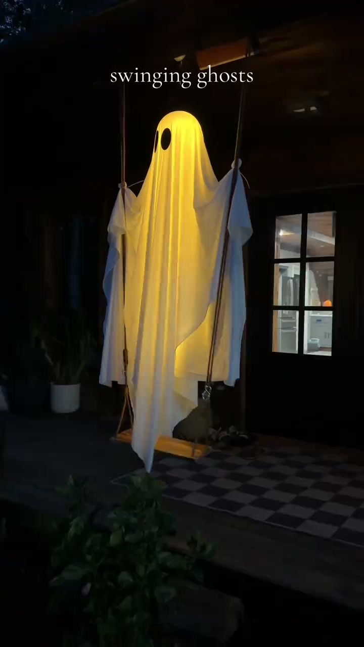 Turn Your Yard Into The Halloween House Everyone Notices