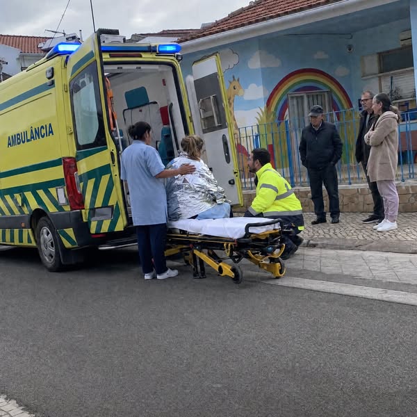 Numa creche cheia de crianças, quem quase morreu não foi uma criança.