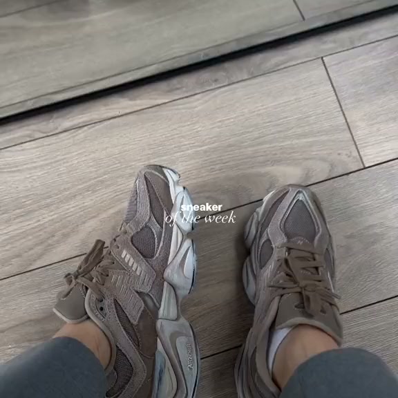 New Balance 9060 Mushroom – €160,95
