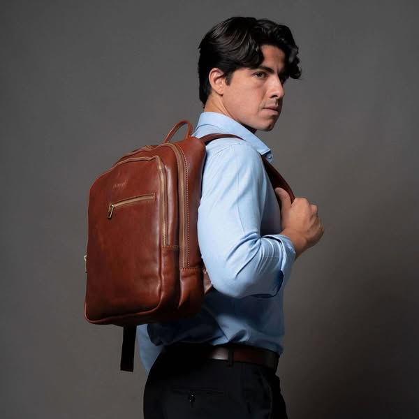 Zaino City, in pelle made in Italy, con porta pc interno e doppio scomparto