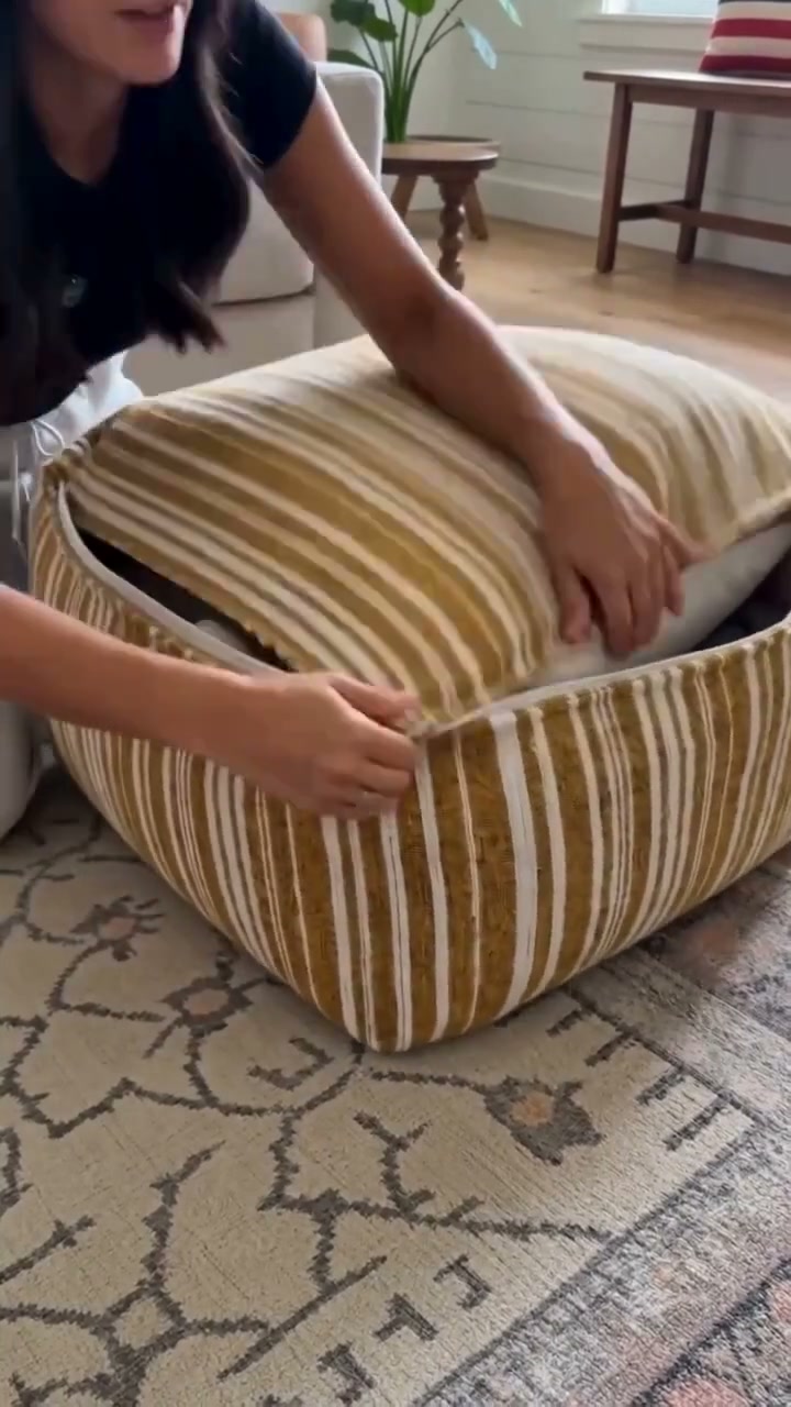 Anúncio de Pebbom