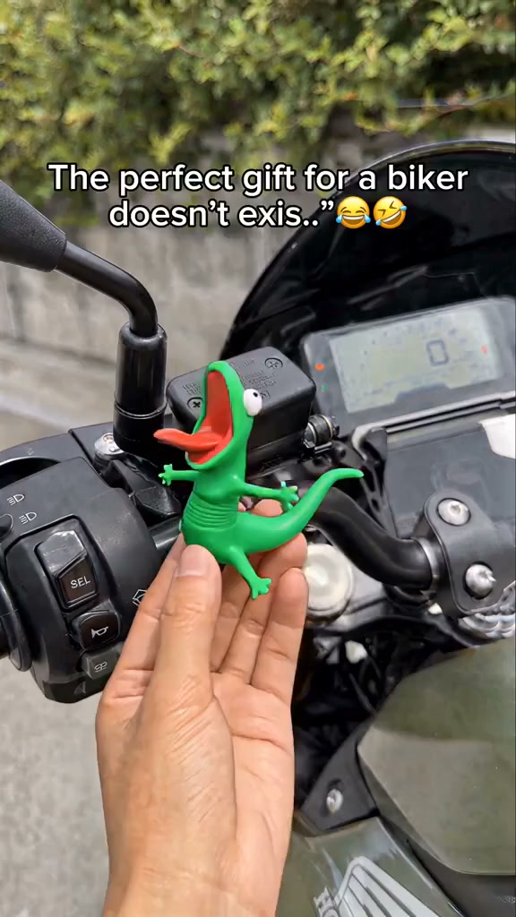 Wobbling Spring Lizard Motorcycle Ornament – Funny Road-Vibration Rider Buddy