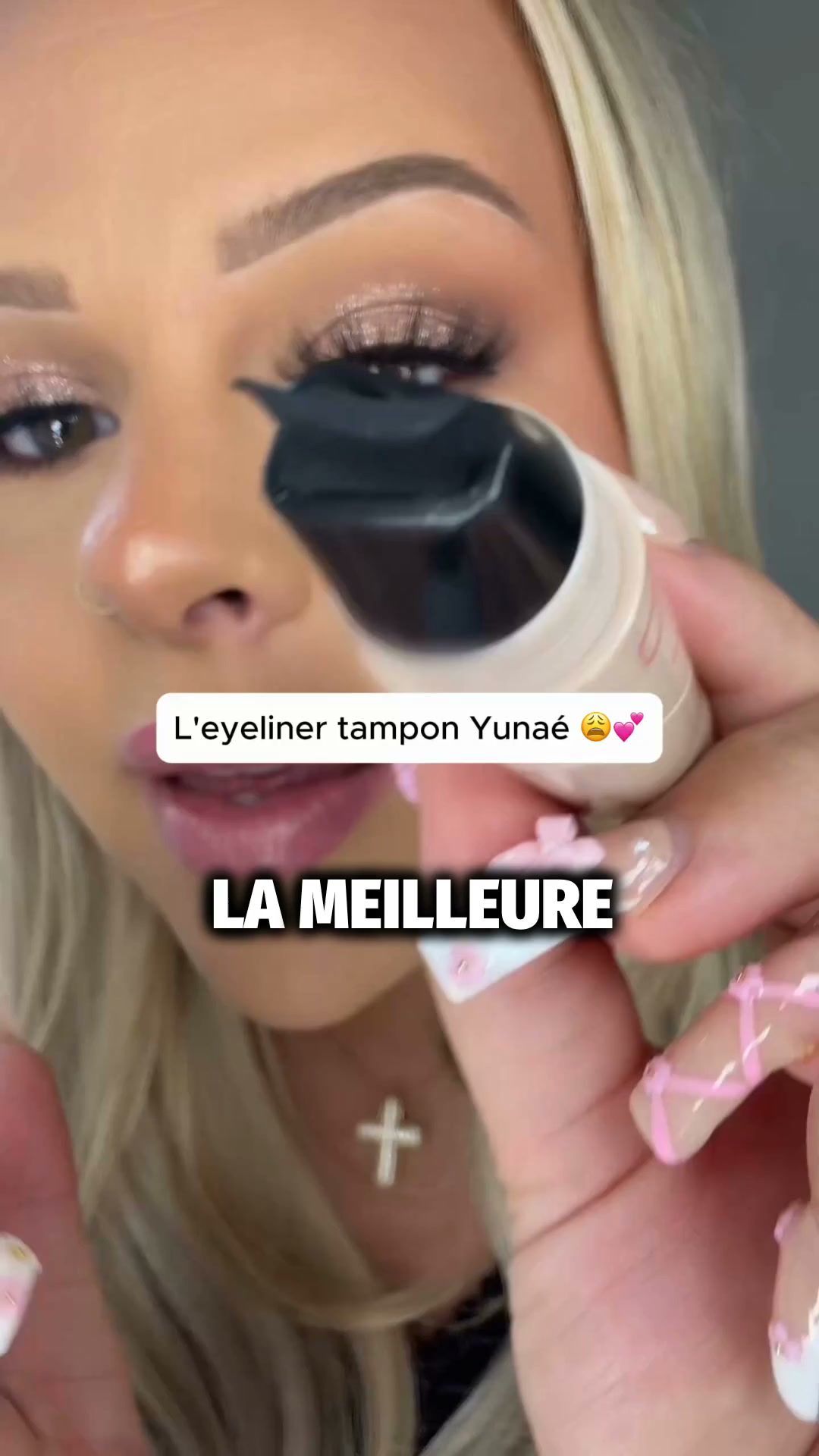Ton eyeliner en 10 secondes. Sans trembler.