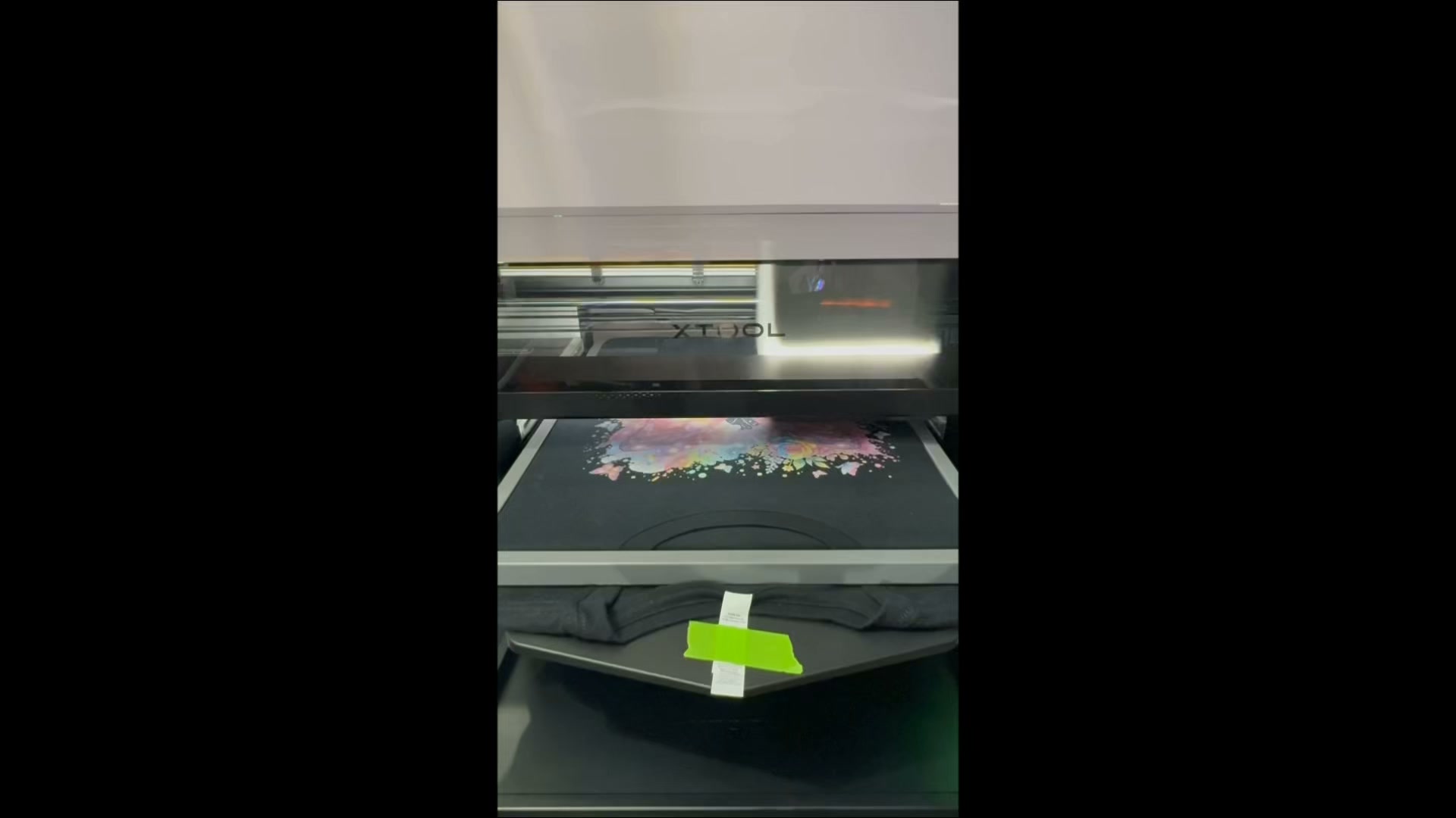 Impression DTG avec la xTool O1 : lavée, séchée, toujours aussi éclatante.