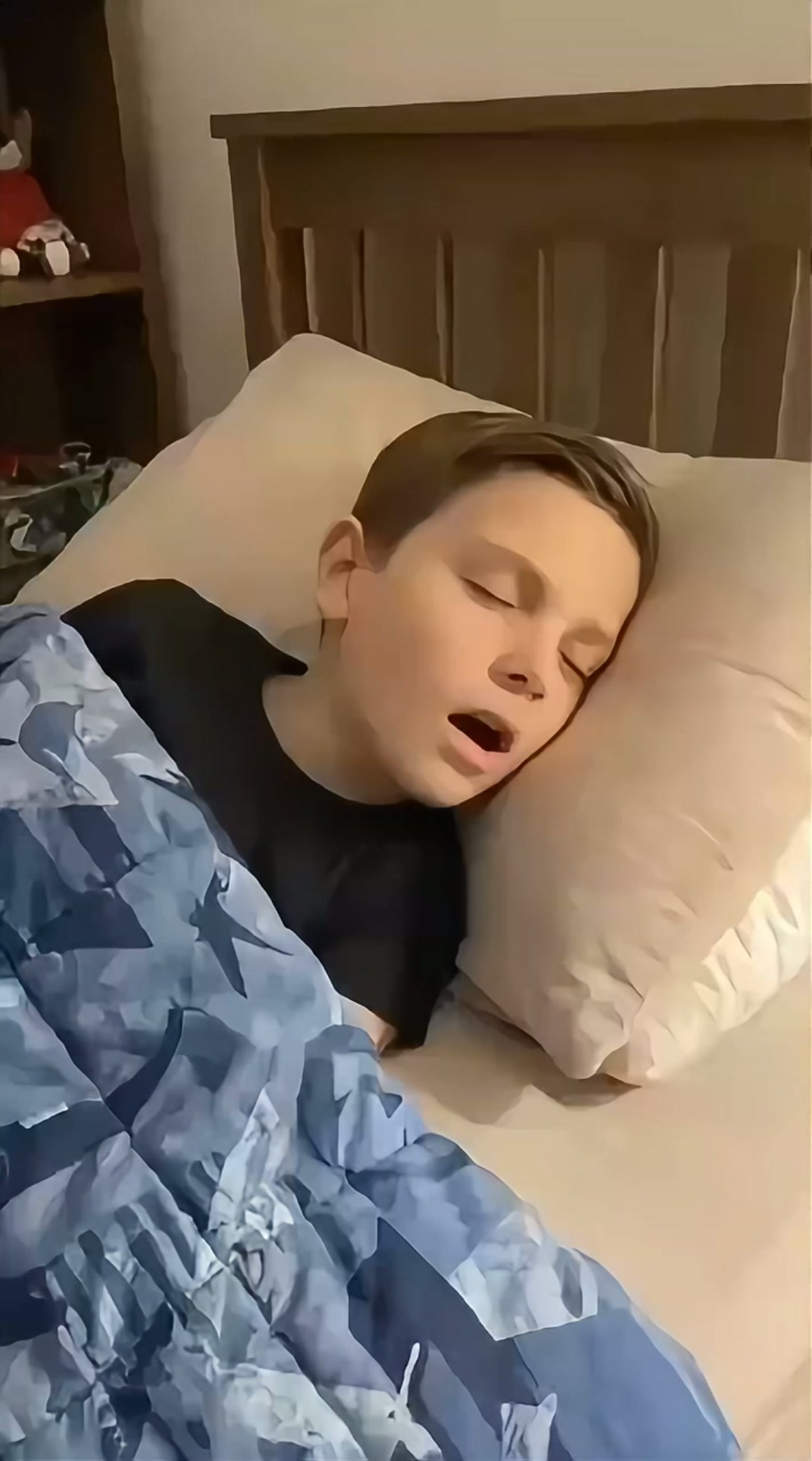 Oreiller ergonomique pour enfant en mousse à mémoire de forme avec soutien cervical