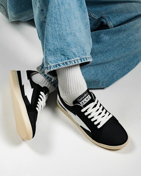 Tokyo 1971 Nero/Bianco — 149€