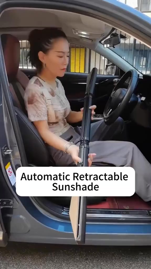 Automatic retractable car sunshade