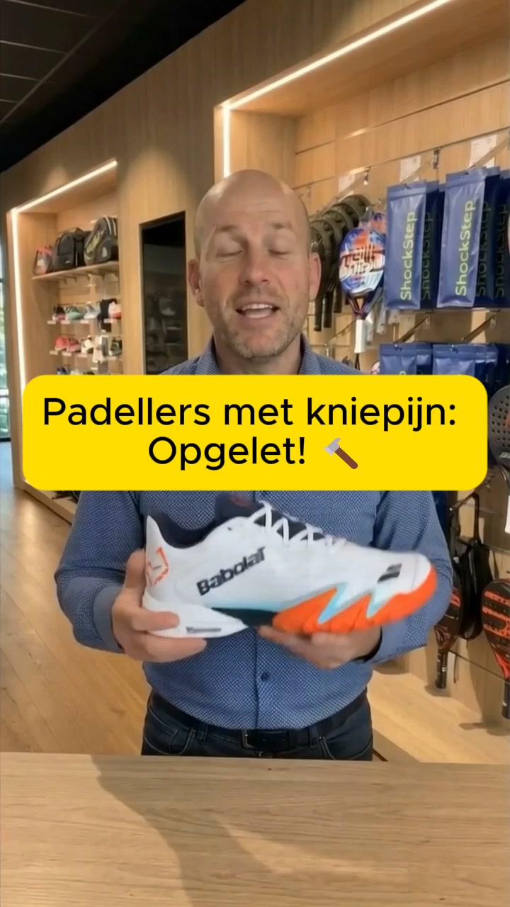 Minder impact op je knieën tijdens padel.