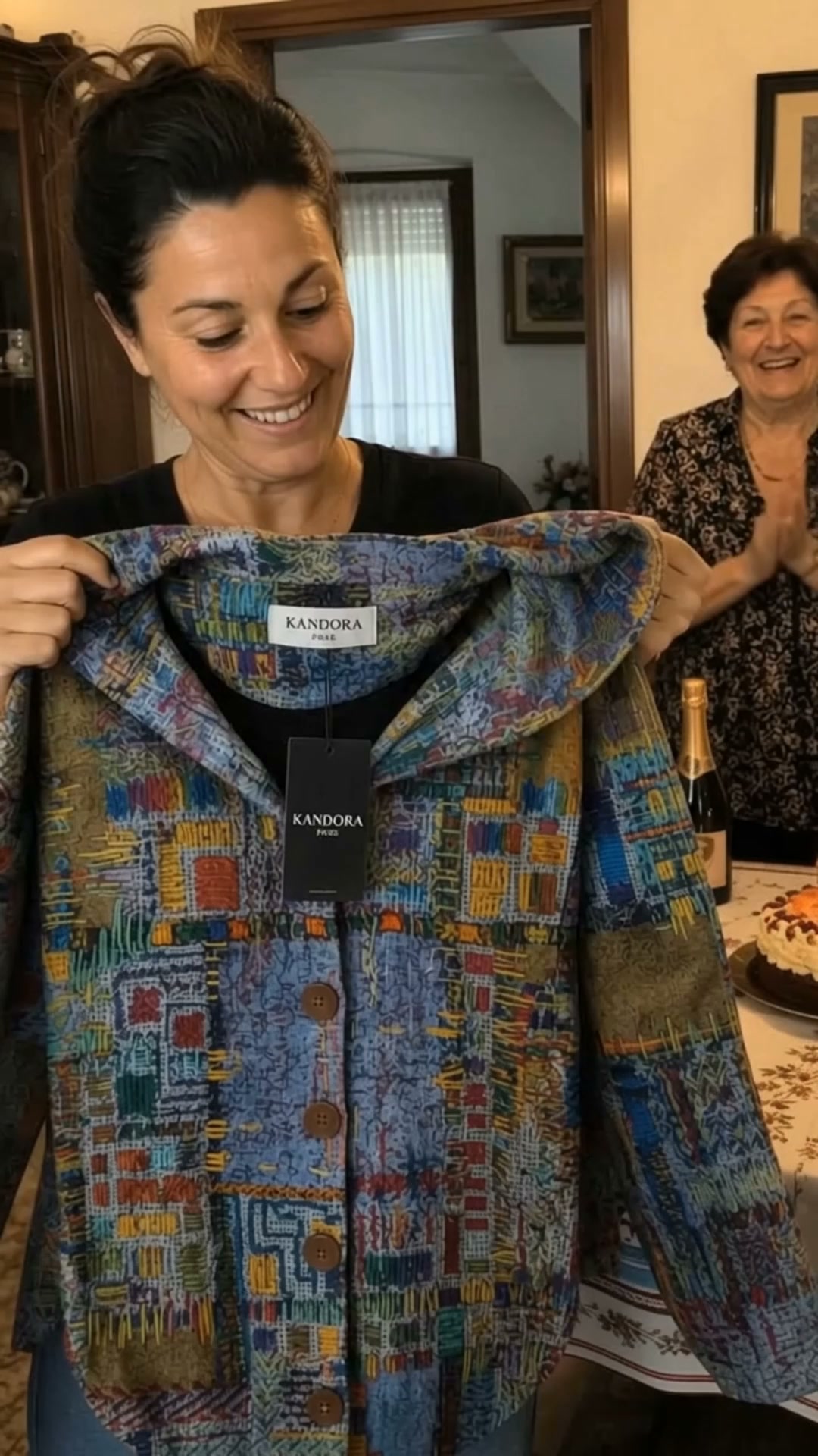 La petite boutique parisienne tant appréciée des femmes propose ses offres d'automne en édition limitée.