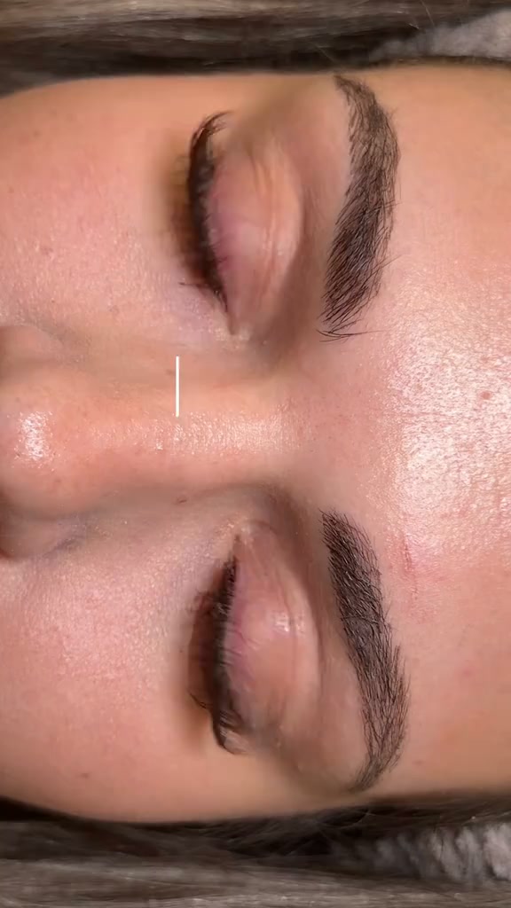 MERIEDA BRAUN Wimpernbüschel