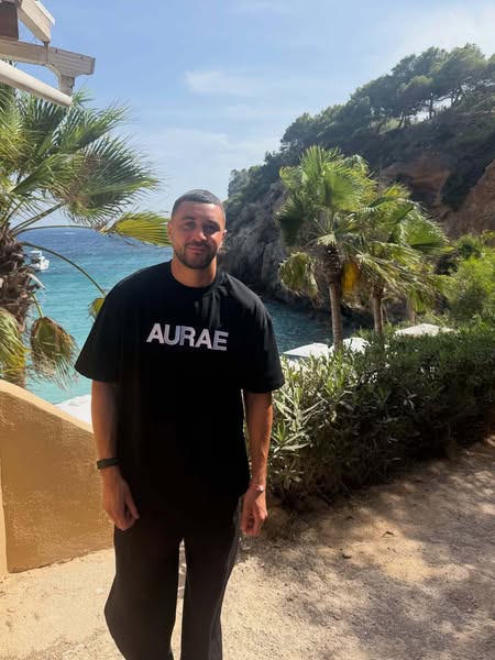 AURAE, Worn by Champions