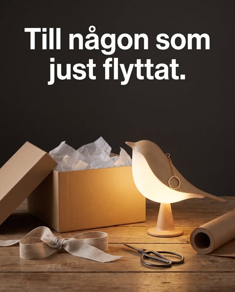 Ett tryck på huvudet. Sen lyser den.