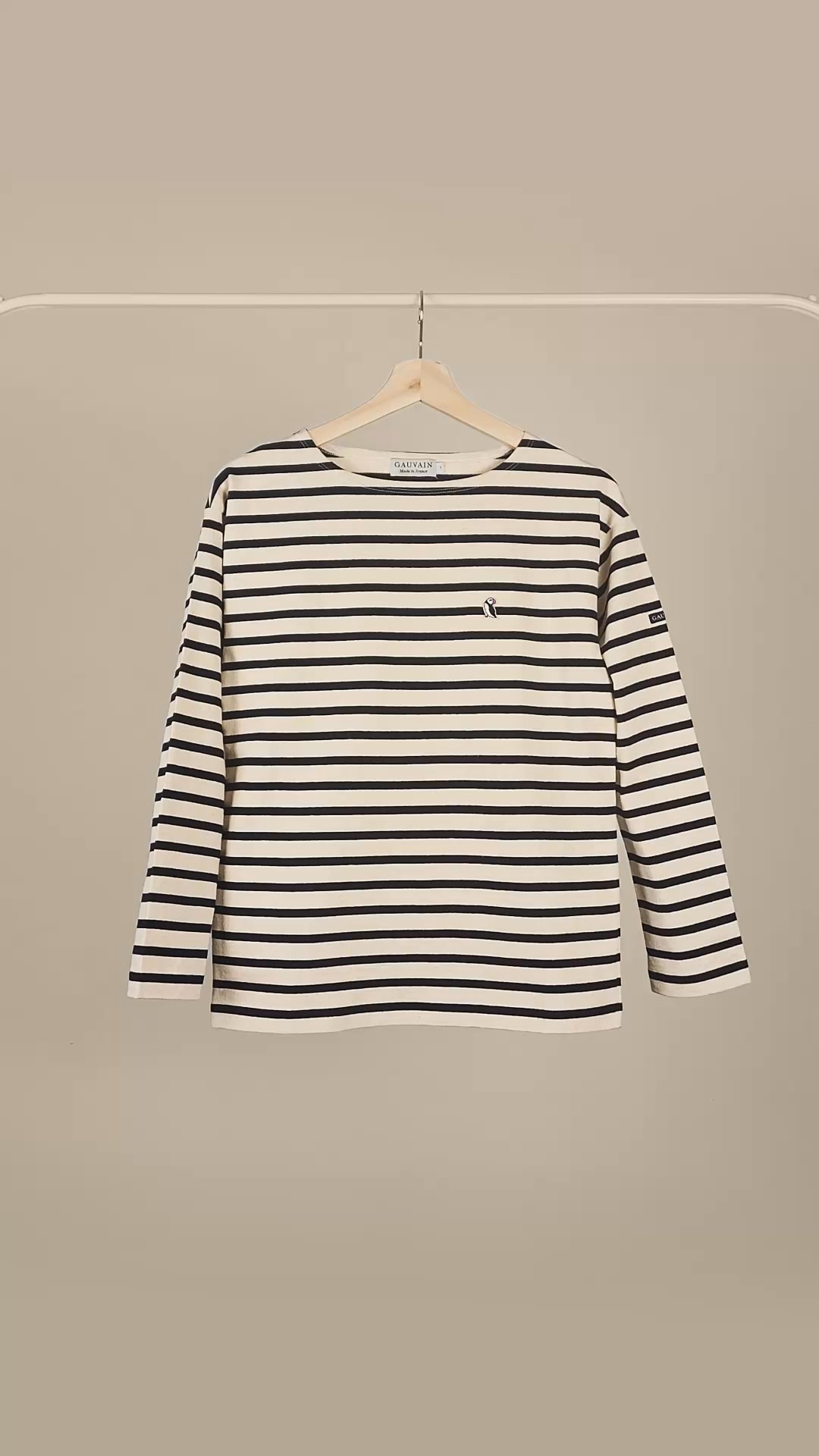 Crafted in France, our iconic marinière brings effortless Parisian style to every season.