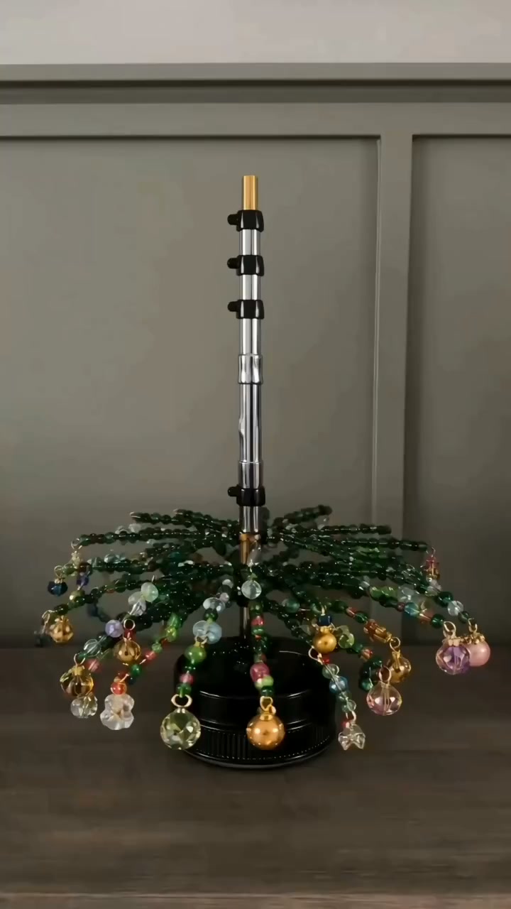 Bastelset für einen Weihnachtsbaumschmuck aus Perlen
