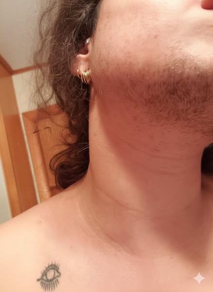 Ich habe 10 Jahre zugesehen, wie meine Schwester ihre Kinnhaare dicker gemacht hat.