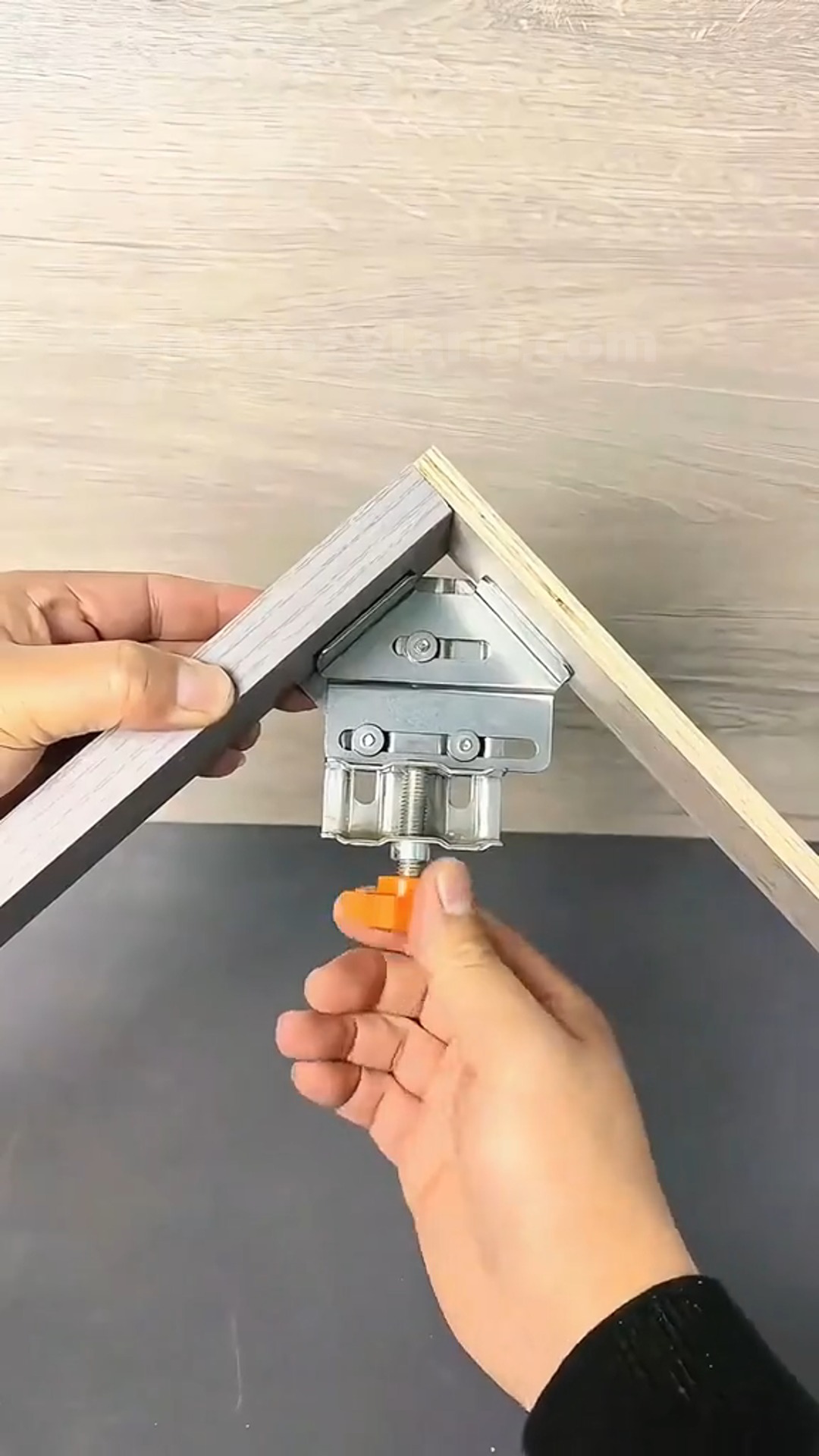 Perfect 90° corners every time