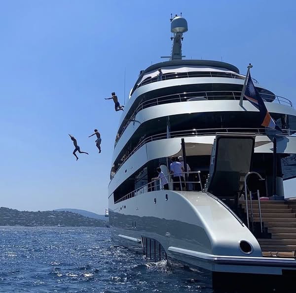 Ancora non riesco a credere a quello che è successo su quello yacht.