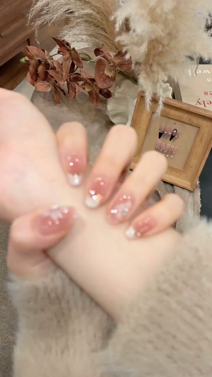Fall in Love With Your Nails