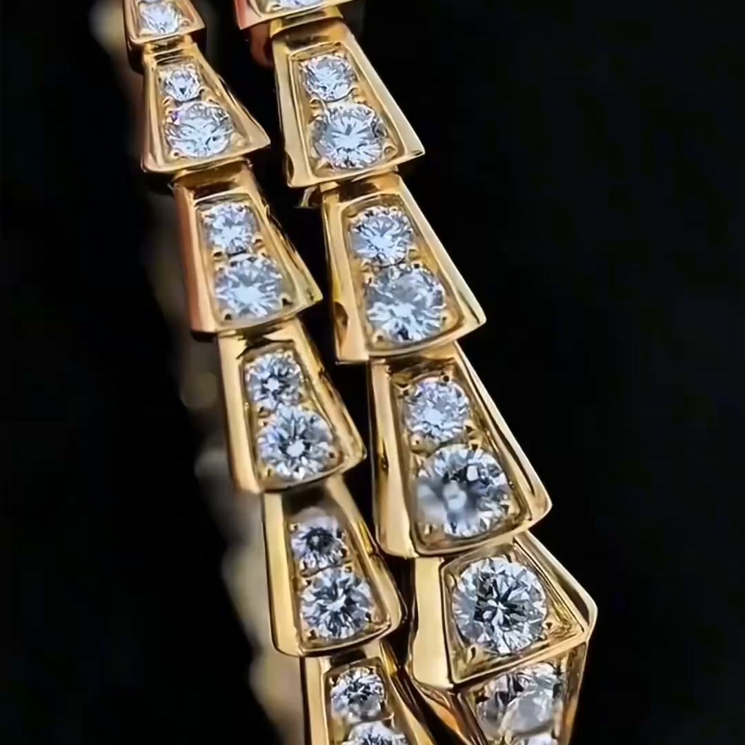 18K Gold-Plated — Won't Fade, Even After a Year