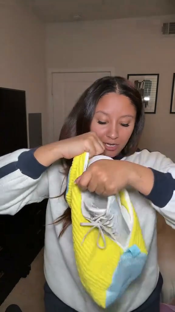 This Is How You Should Wash Your Shoes
