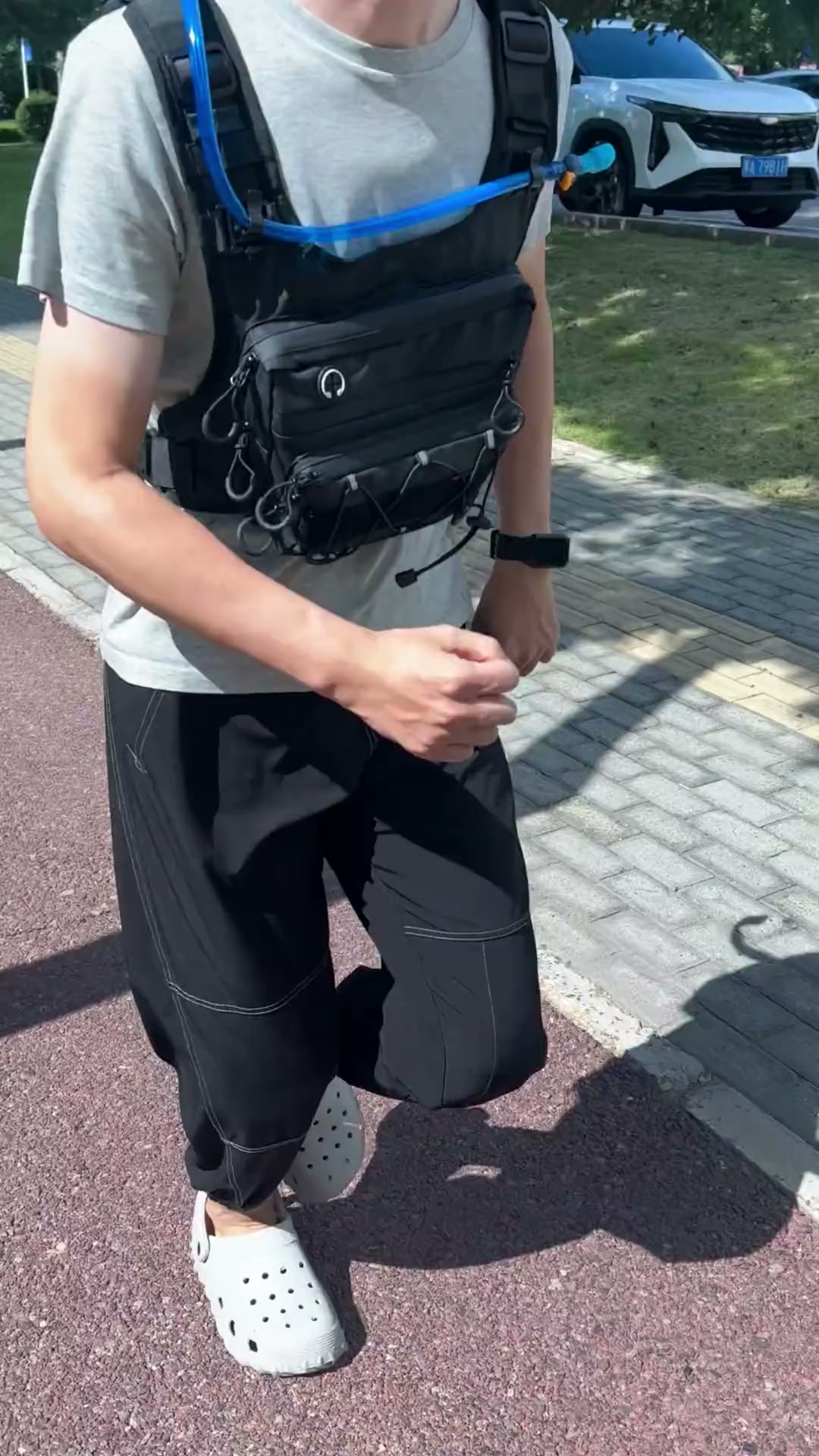 Level Up Your Run: Ultimate 2L Hydration Vest