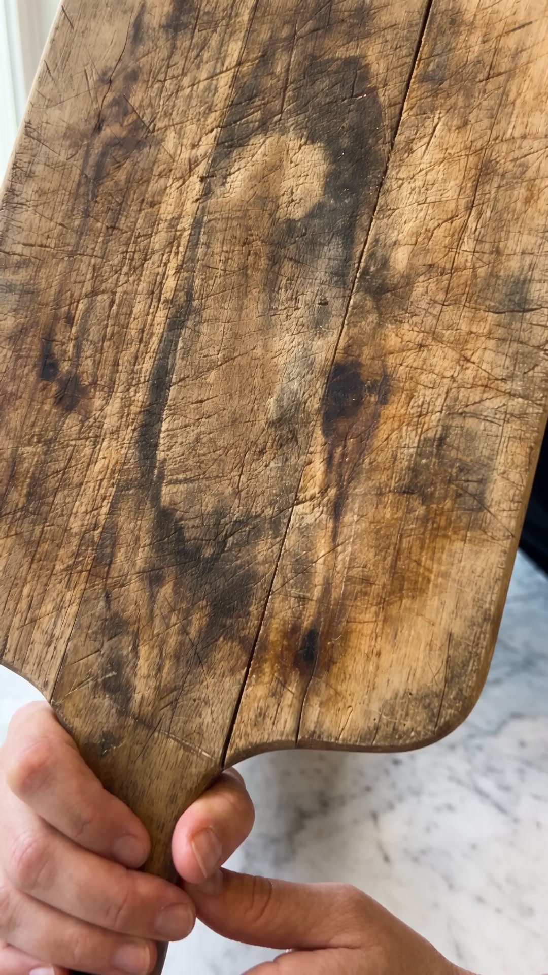 The board that protects your knives.