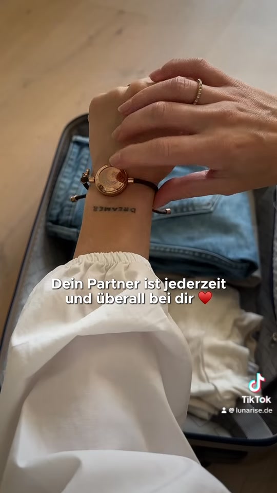 Sende Deinem Partner jederzeit und überall eine sanfte Berührung, wenn Du gerade an ihn denkst! Erhalte heute 30% Rabatt! Hier bestel