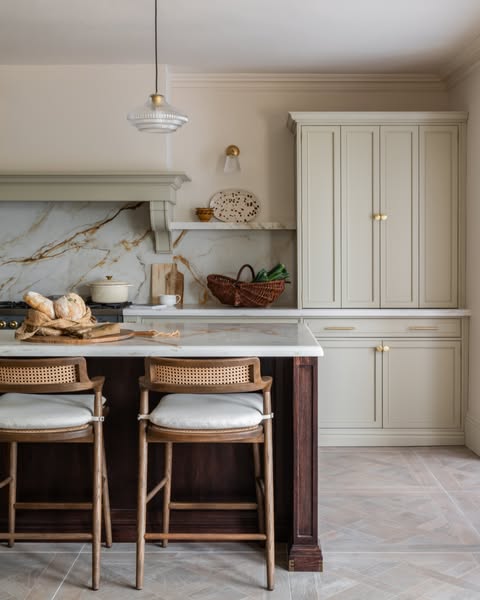 Bespoke English Heritage Kitchen in an Edwardian Villa