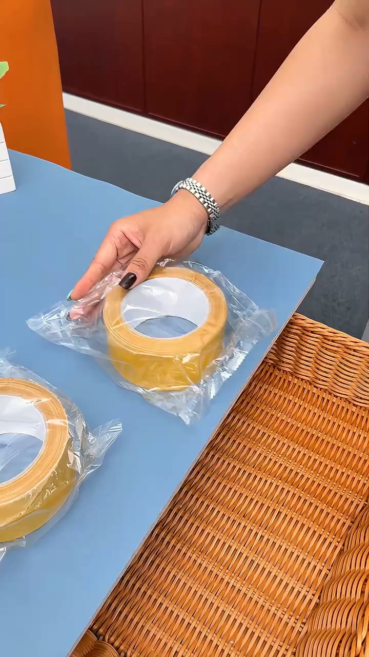 Holds Through Damp, Heat And Daily Wear
