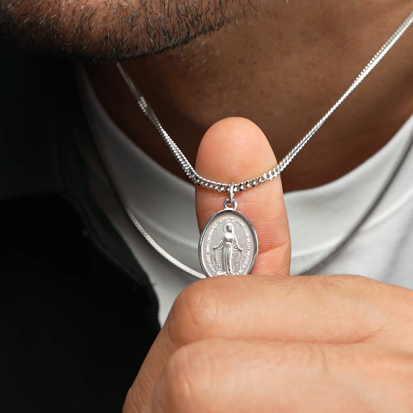 Herrenschmuck-Sets, die einfach passen